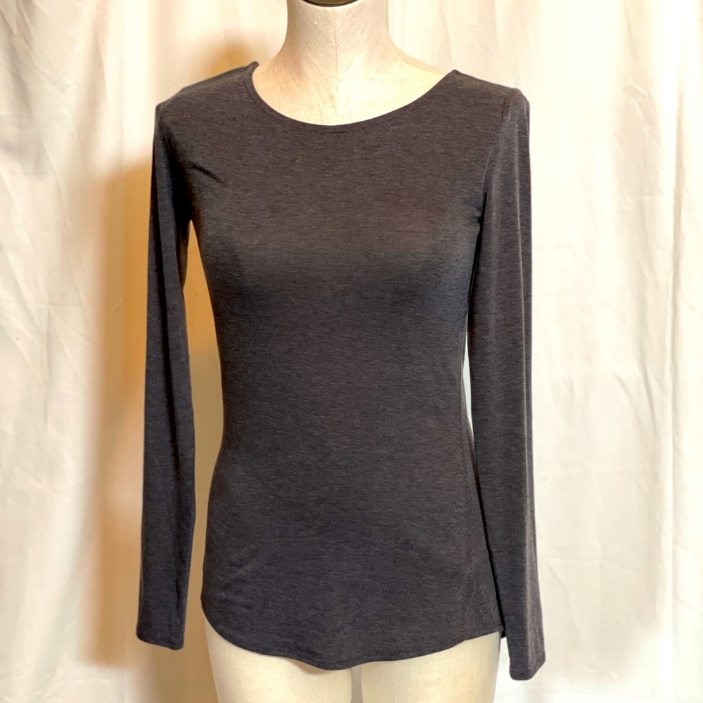 Athleta XXS Gray Long Sleeve shirt hi low top